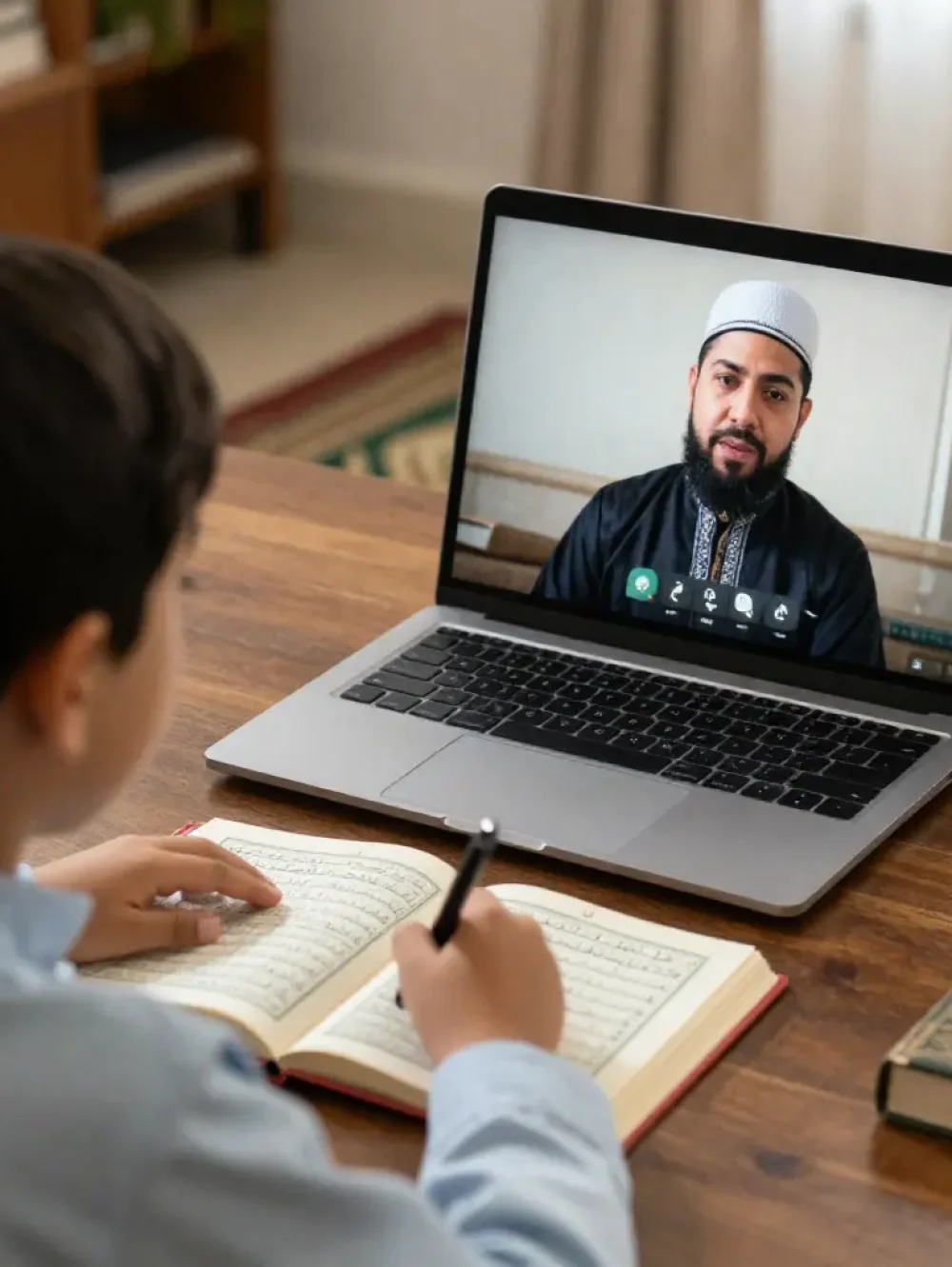 Teacher is taking online Quran classes for kids in USA